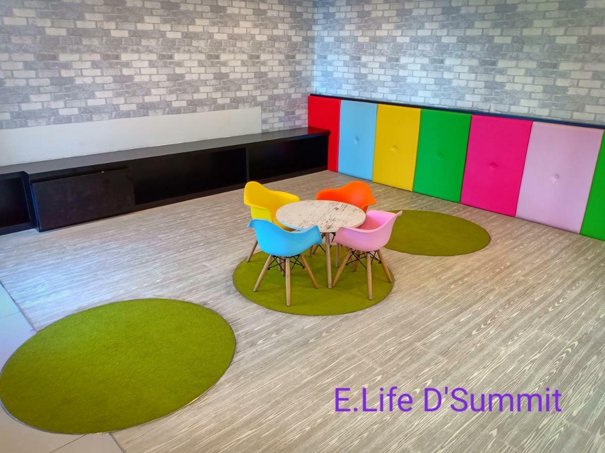 E Life D Summit Residences With Wifi & Netflix Apartment