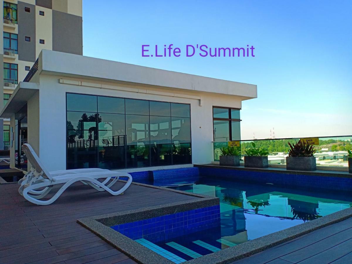 E Life D Summit Residences With Wifi & Netflix Apartment *